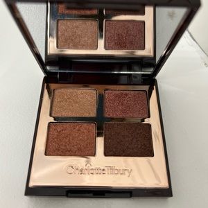 Charlotte tilbury pillow tall eyeshadow palette